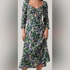 ASTR Ruched Cottage Keyhole Floral Long Sleeve Dress